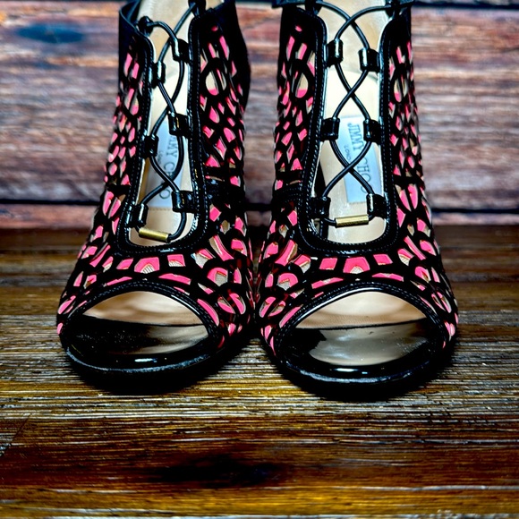 JIMMY CHOO TACTIC LASER-CUT PATENT LATHER CUTOUT BOOTIE HEEL SHOES 39 / 9 $1575 - Picture 4 of 10